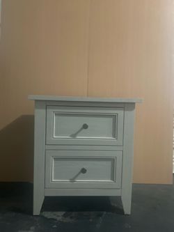🥥 Cream colored night stand