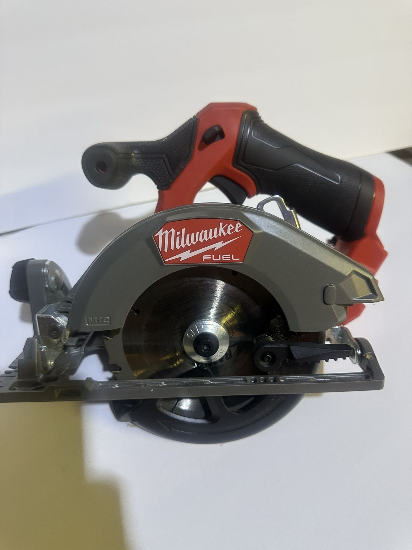Milwaukee M12 Fuel 5 3/8 Circular Saw TOOL ONLY