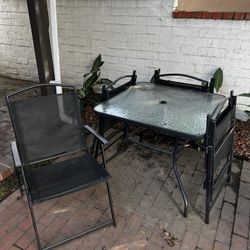 table with 4 chairs