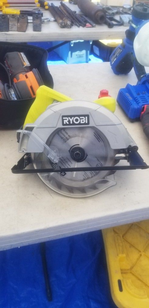 RYOBI CORDED CIRCULAR SAW (NEW)