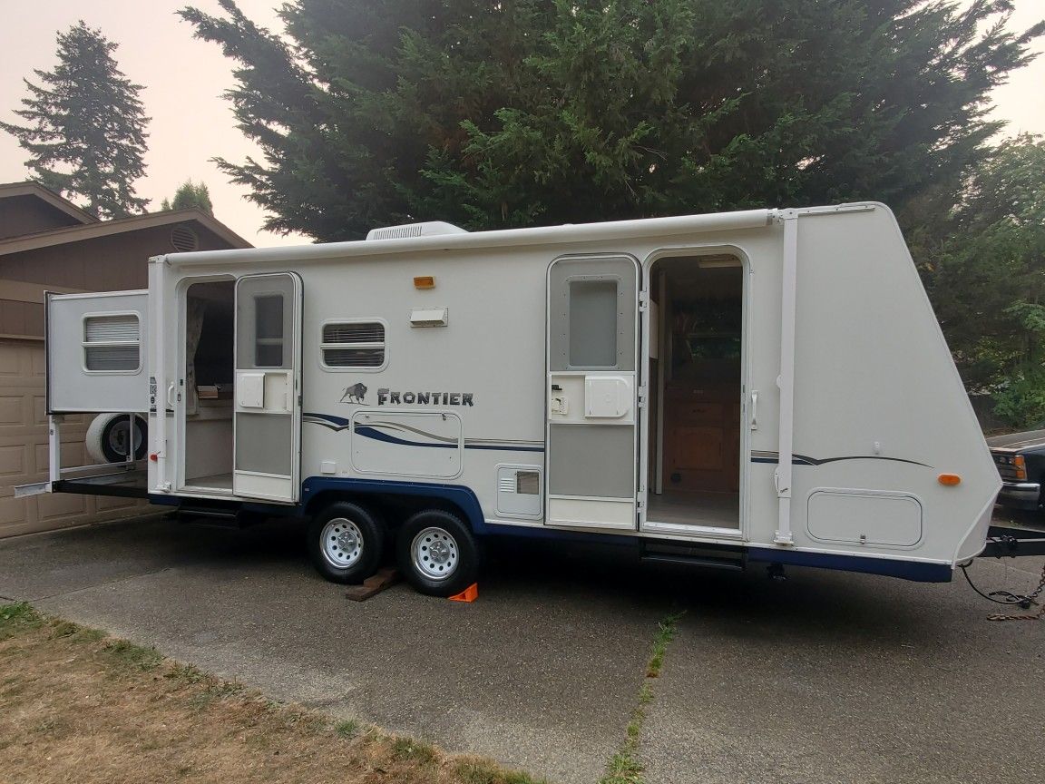 2005 kz frontier lite 22ft with triple bunks like new fully equipped