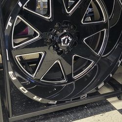 5x139.7  rims 20”  5lugs