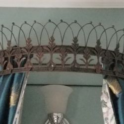 Bed Crowns 