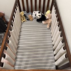 Baby And Toddler Crib (convertible)