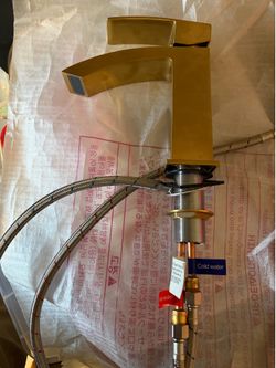 VIGO Single hole Faucet