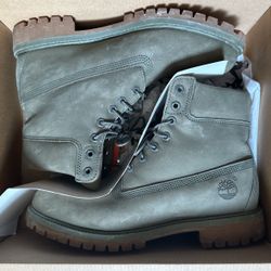 Dark Green Timberlands