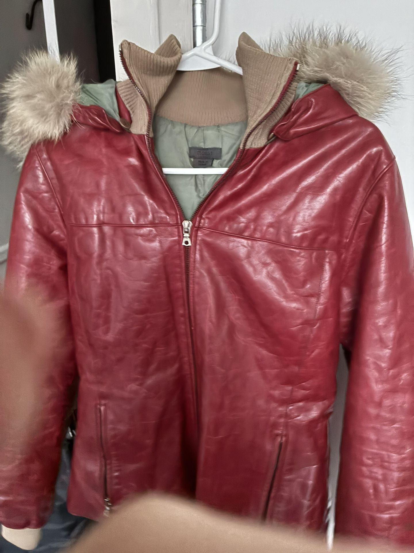 Leather Jacket With Feather Feeling And Real Fox Fur Around The Neck Size Small Made In Canada