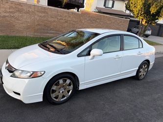 Selling 2009 Honda civic gas saver 1 owner