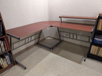 Computer desk