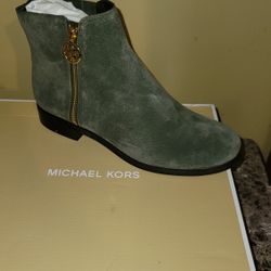Michael Kors/Lainey Flat Bootie/Suede/size 7M