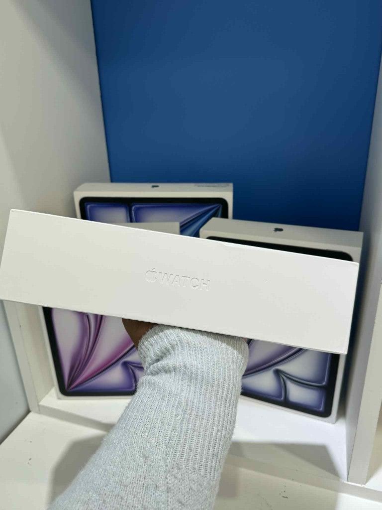 Apple Watch Series 5 Brand New Smartwatch - Pay $5 today and the rest later!!