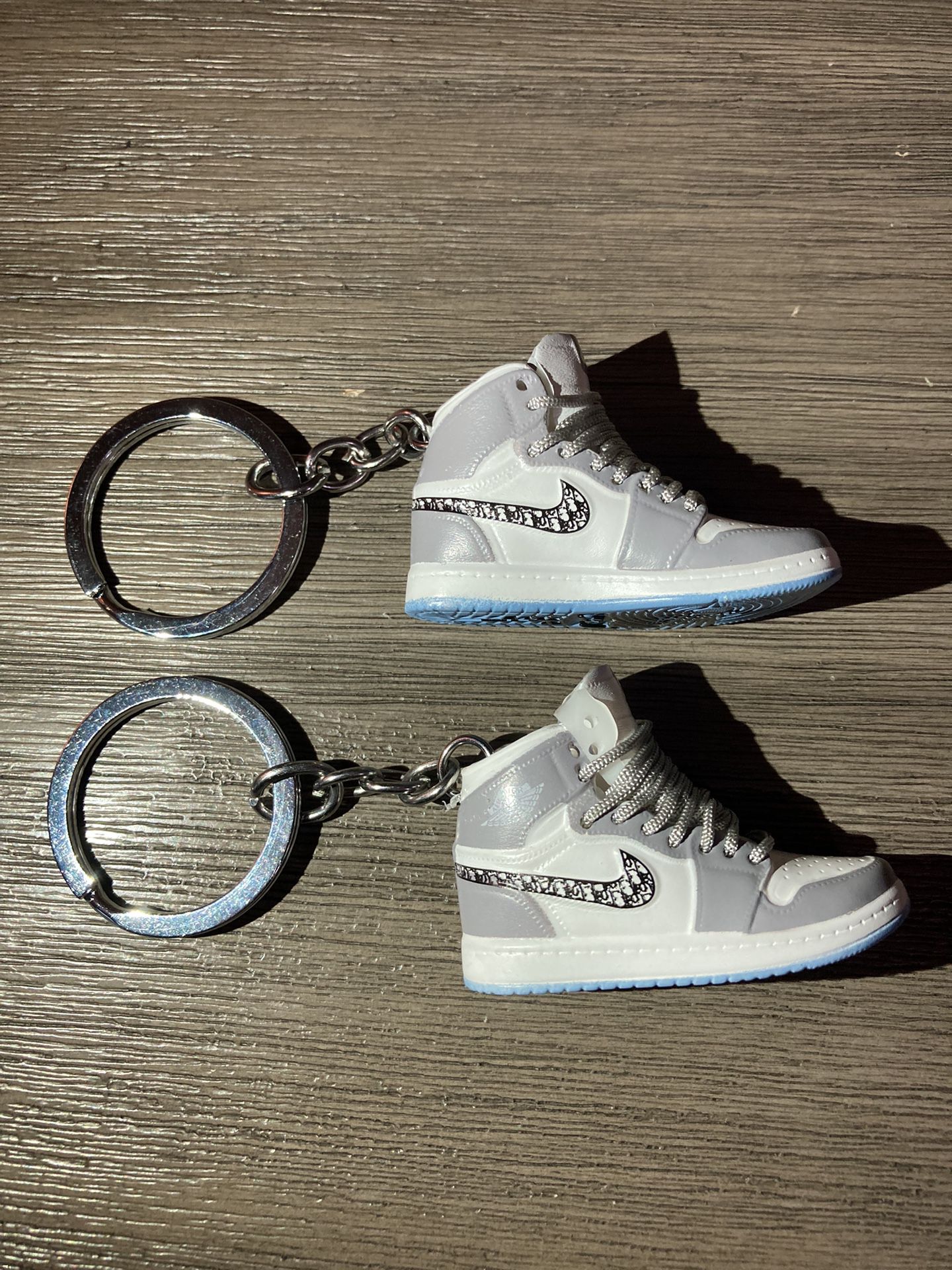 Mini Sneaker Keychain Jordan 1 Retro High Dior