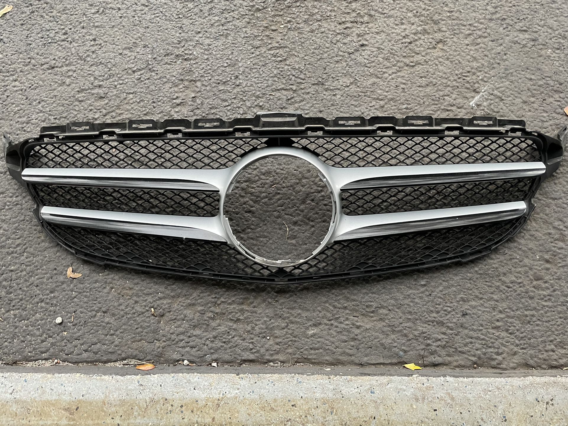 2015 Mercedes C400 OEM Front Grill
