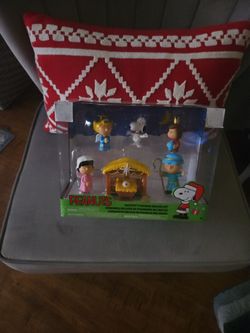 Peanuts Nativity Figurines Deluxe Set