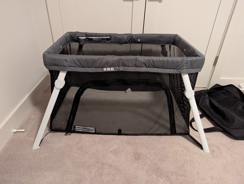 Guava Lotus Travel Baby Crib