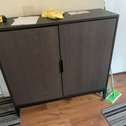 Entry Table With Storage