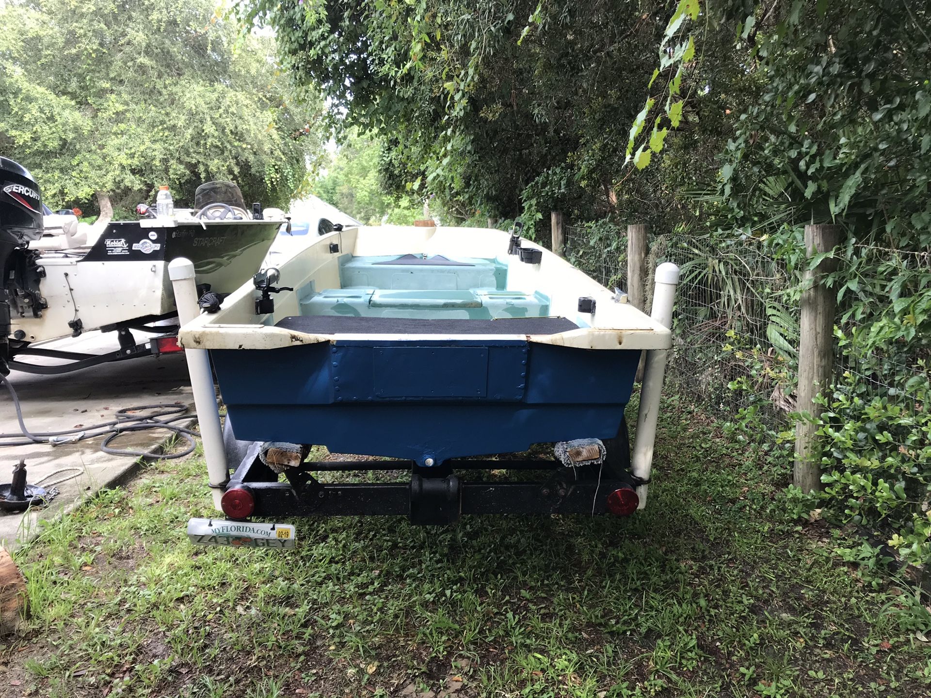 12 ft Fiberglass Vhull Jon Boat and Trailer for Sale in Eustis, FL OfferUp