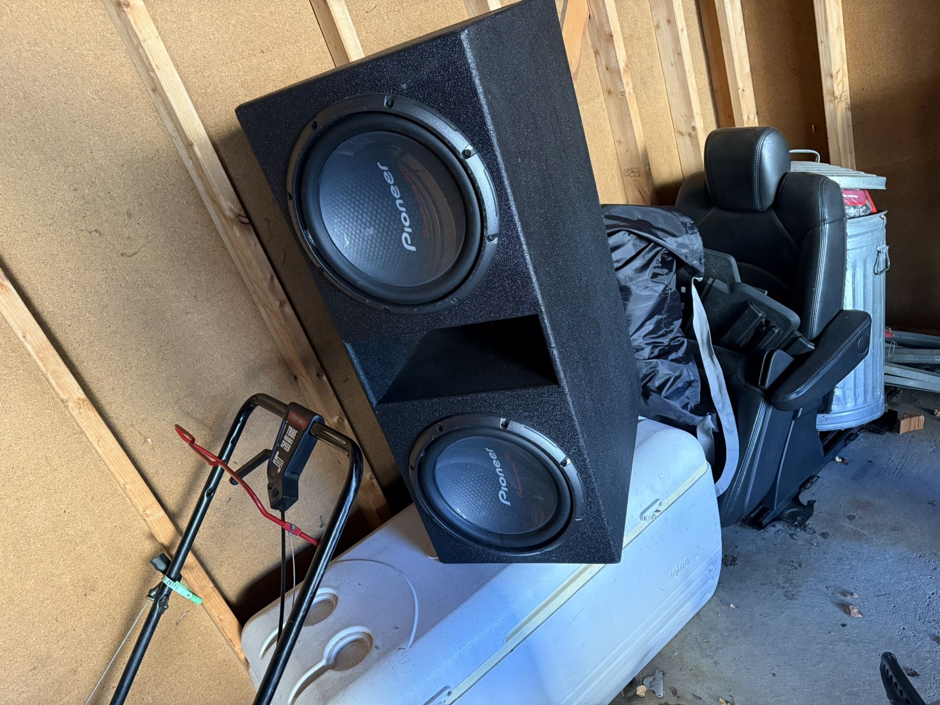 Alpine Amp And pioneer Subs 12”