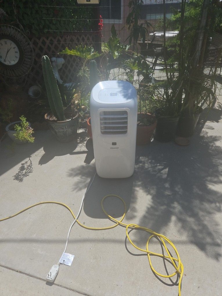 HISENSE PORTABLE AC UNIT.