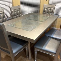 Glass Table With 6 Chairs 