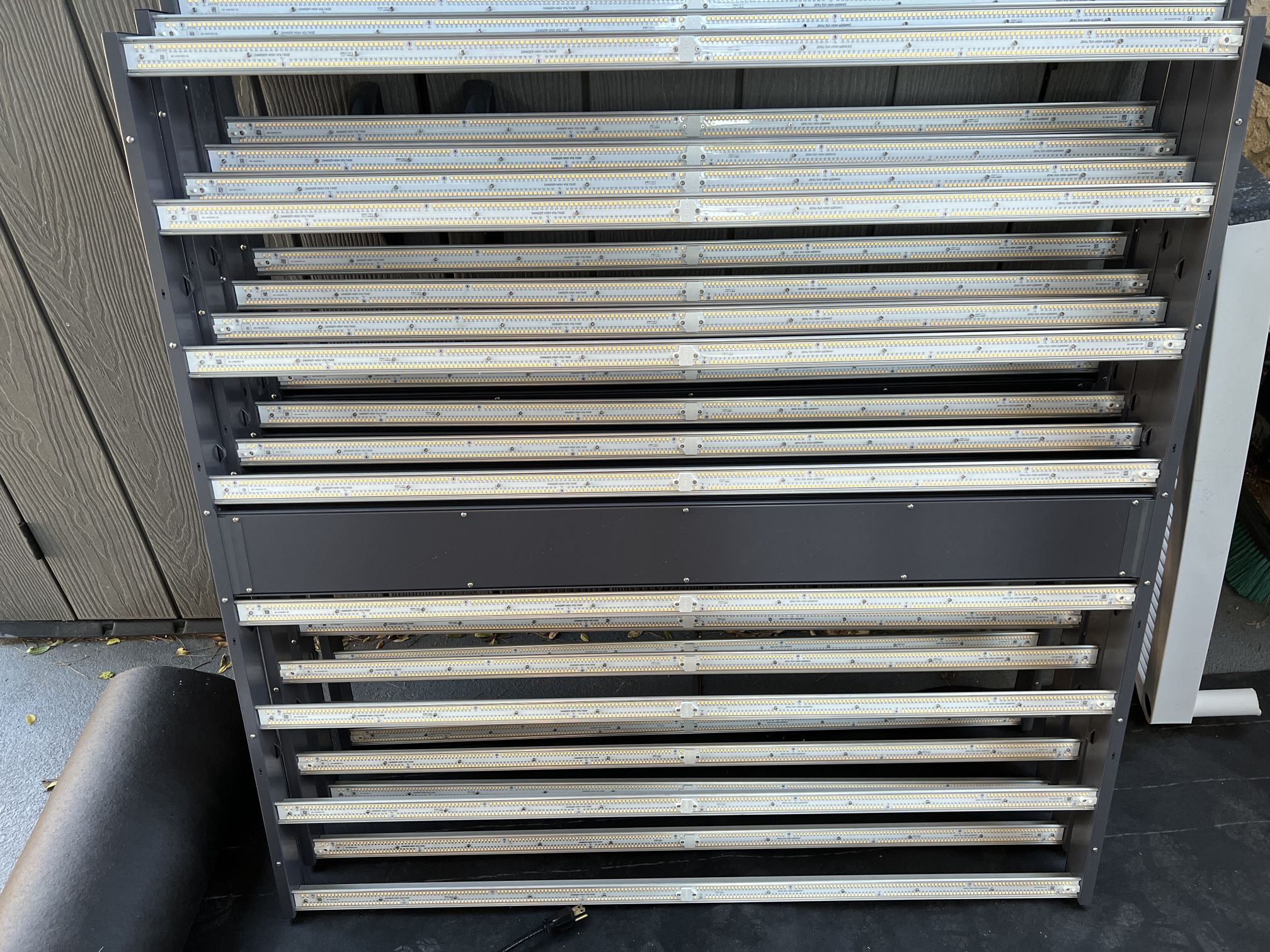 5 Gavita Pro 1700e LED Grow Lights Used Once
