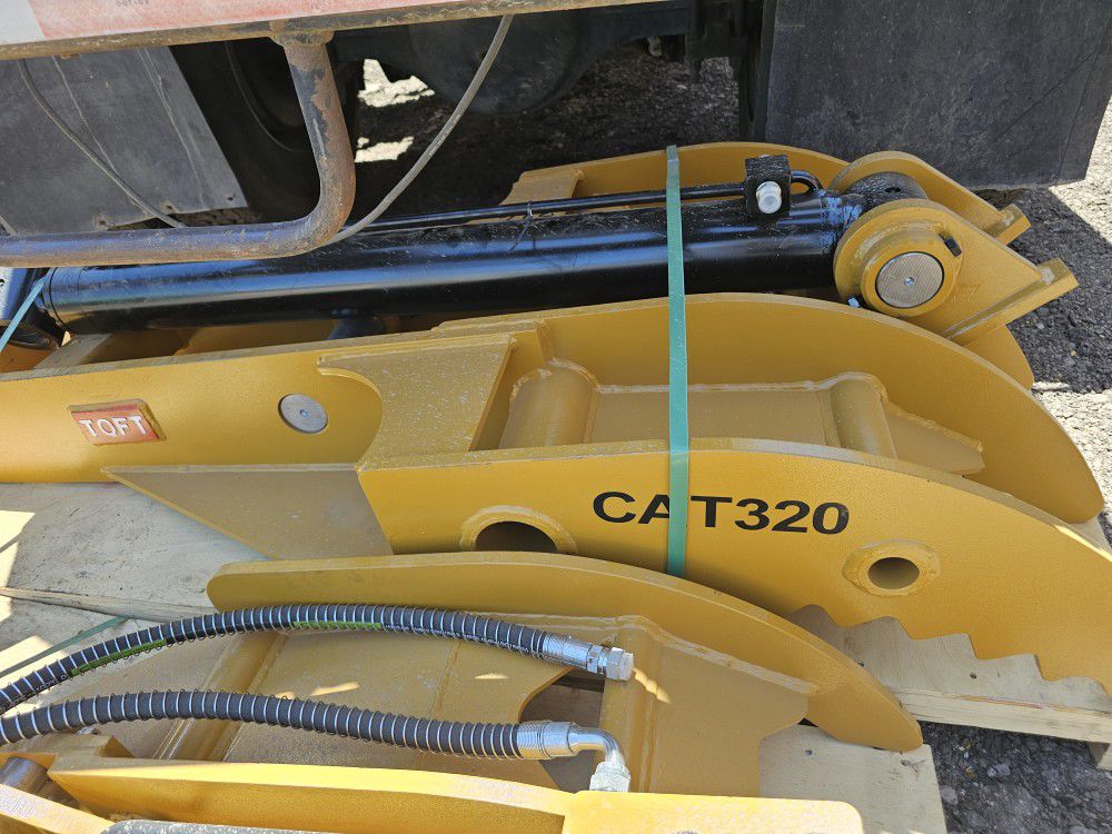 new hydraulic excavator thumb cat 320 or similar 