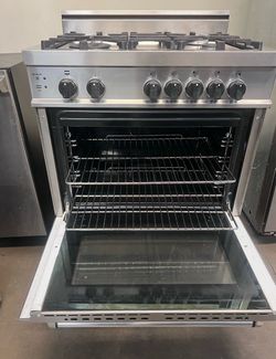 🔥 Bertazzoni 30” Professional Gas Range – Stainless Steel – $3,000