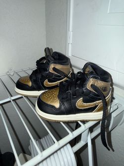 Tenis Nike talla 4C