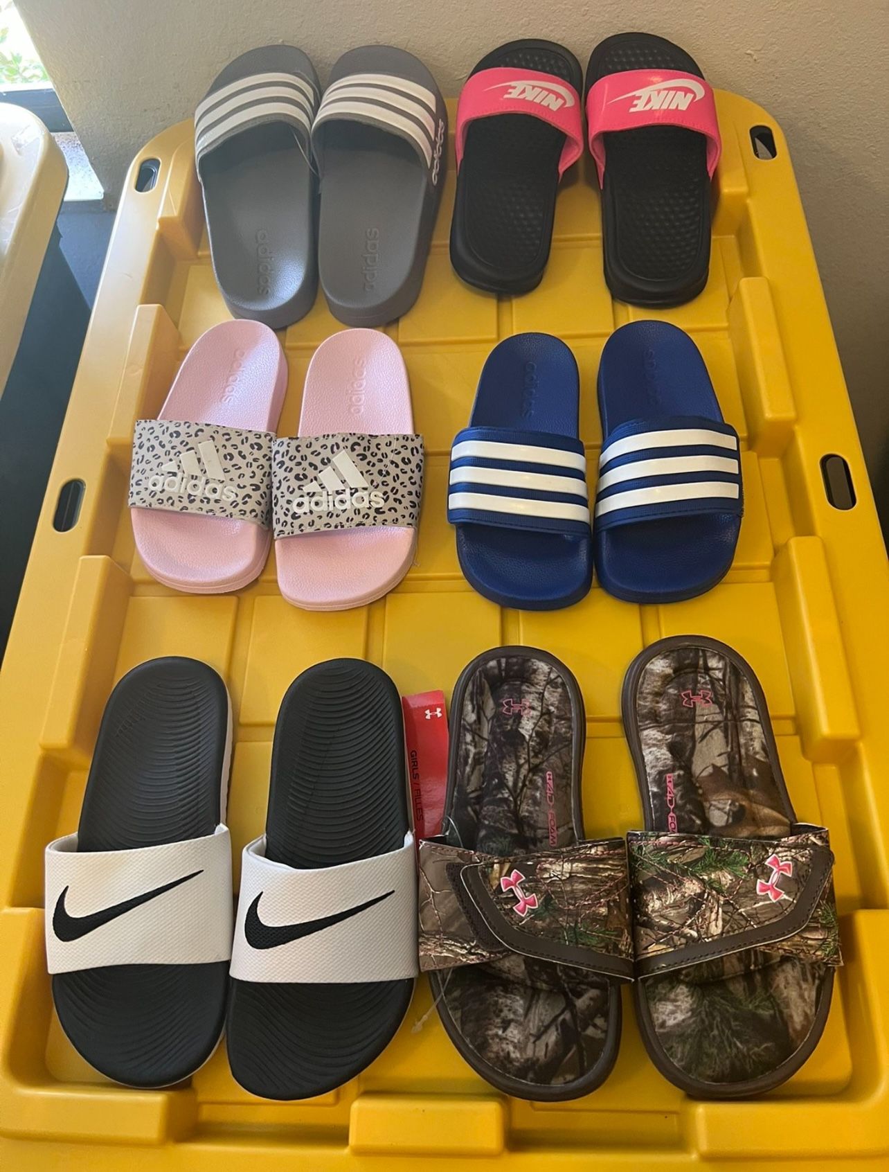 Lot of mixed kids sandals Originals Nike/ Adidas/Puma/Under Armour /Champions /Fila.