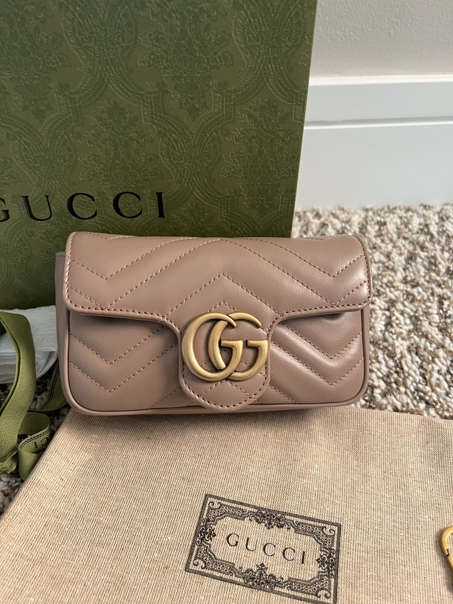 NEW AUTHENTIC GUCCI GG MARMONT SUPER MINI BAG