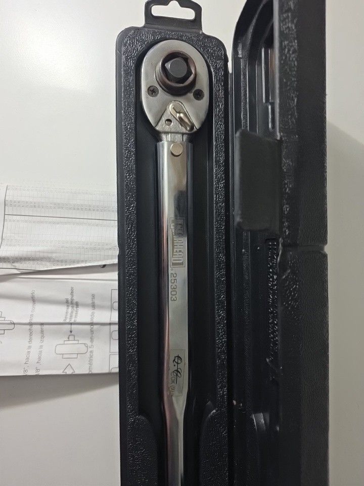 Gearhead 3/8" & 1/2'' Dual Drive Adjustable Ratcheting Torque Wrench GH3001 Case