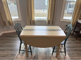 Drop Leaf Table With 2 Chairs