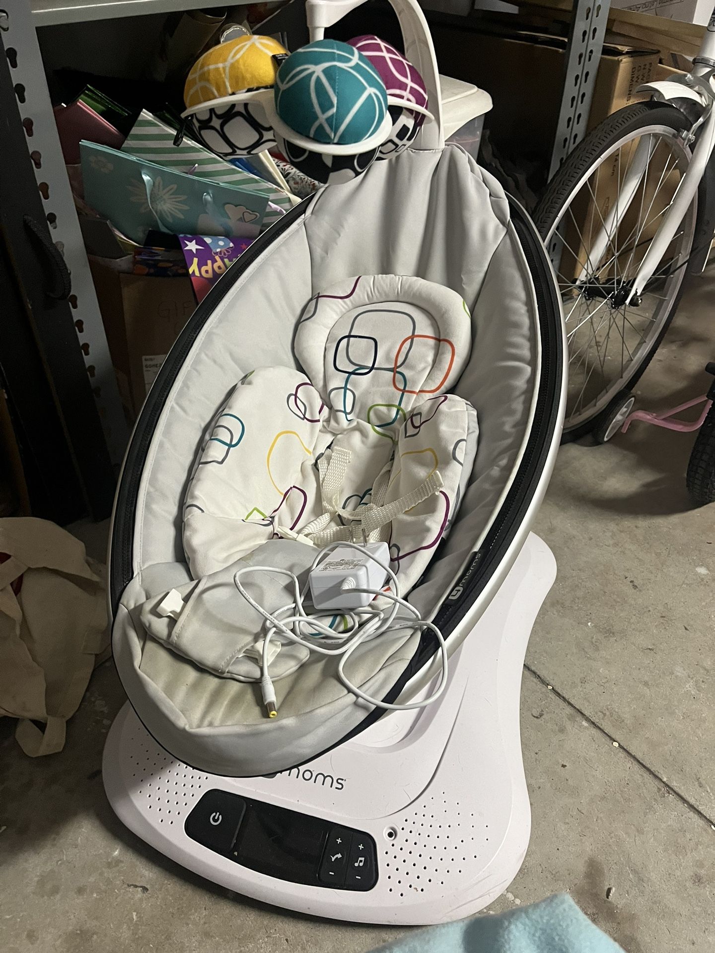 mamaRoo® multi-motion baby swing