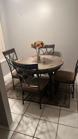 Table with 4 Chairs