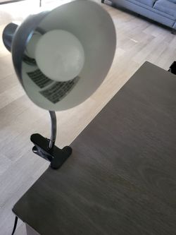 Desk lamp
