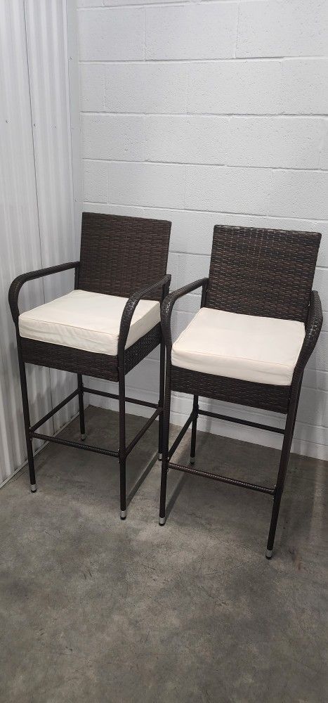 Rattan Stool With Armrests And Cushions