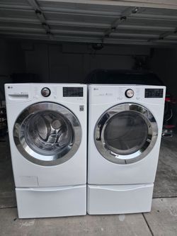 2022 LG washer and Gas dryer.
