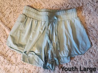 Girls shorts size youth large