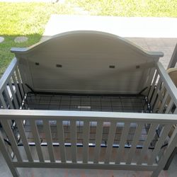 Fisher Price Crib Like New With New Mattress 
