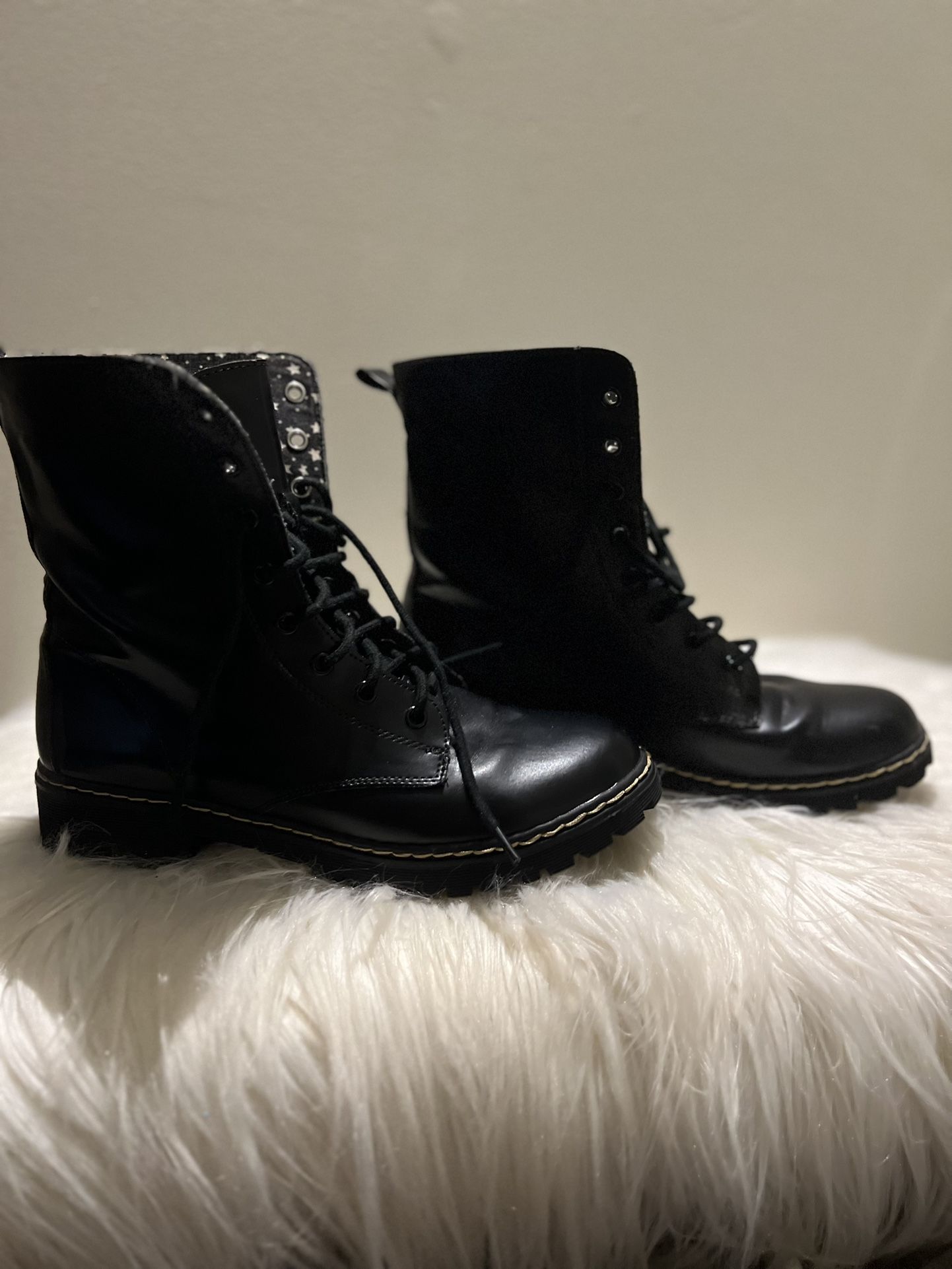 Black Combat Boot With Stars Woman  Size 8 