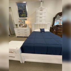 5 Pieces White Color King Or Queen Bed Set