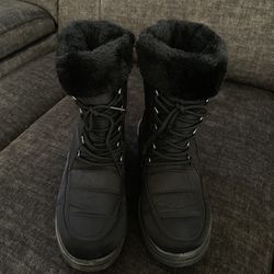 Women Snow/Rain Boots Size 7.5