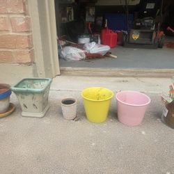 Multiple small pots