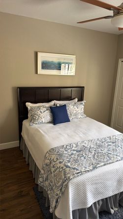 BeautyRest Mattress Dark Wood Panel Headboard Queen Bed Frame