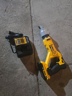 Dewalt 14 gauge swivel 20v