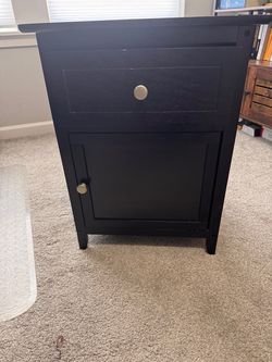 Night stand with drawers