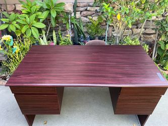 Cherry color office desk with 4 drawers