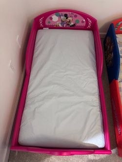 Minnie toddler bed