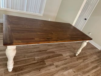 Ashely dining table