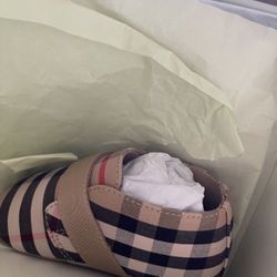 Brand New Burberry Newborn Shoes 